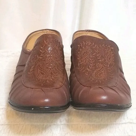 Sofft Leather Clogs (size 7M)