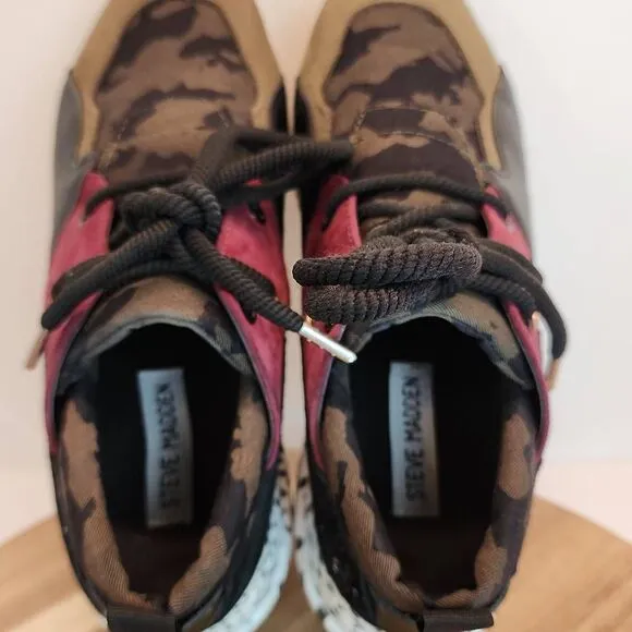 Steve Madden Cliff Sneakers Women's Size 8.5 Olive Multicolor/Camo
