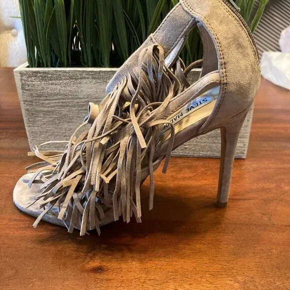 Steve Madden Taupe Fringly Sandals  Size 8