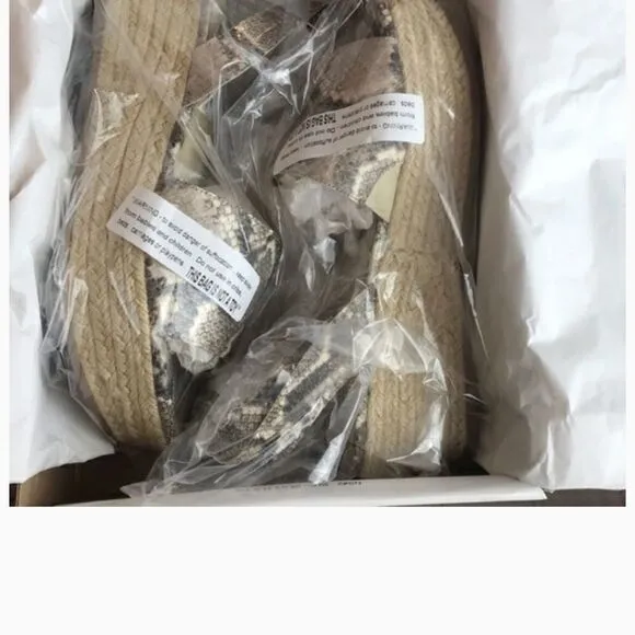 STEVE MADDEN CROC MOTIF PLATFORM SANDALS.…