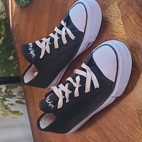 Sticky Kicks kids 2 black white lace up velcro sided canvas athletic sneakers