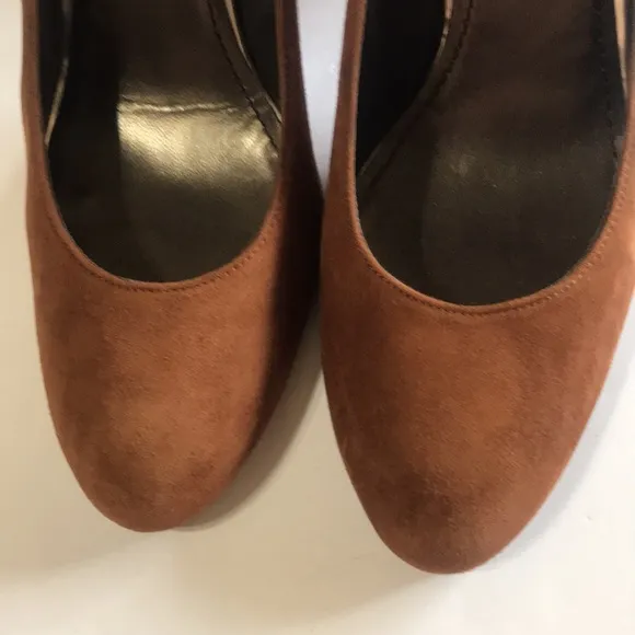 Stuart Weitzman Amaretto Chunky High Heel  Pump Designer Shoe Luxury Suede