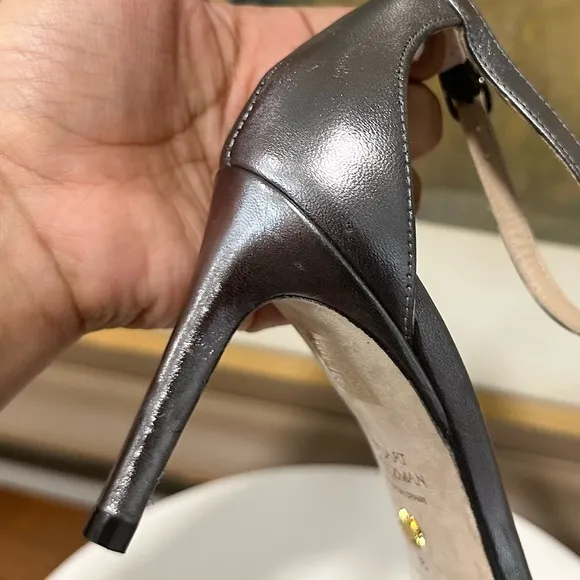 🌹STUART WEITZMAN🌹 Amelina Leather Ankle Strap Sandals Size: 6