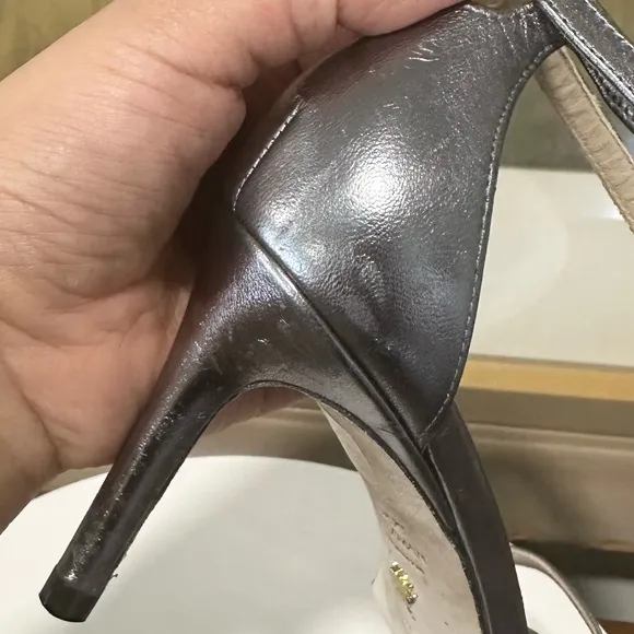🌹STUART WEITZMAN🌹 Amelina Leather Ankle Strap Sandals Size: 6