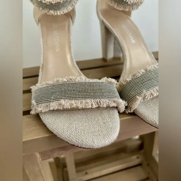 Stuart Weitzman Chaingang Frayed Sandals Women’s 8 Oat Tan Nude Buckle Fringe