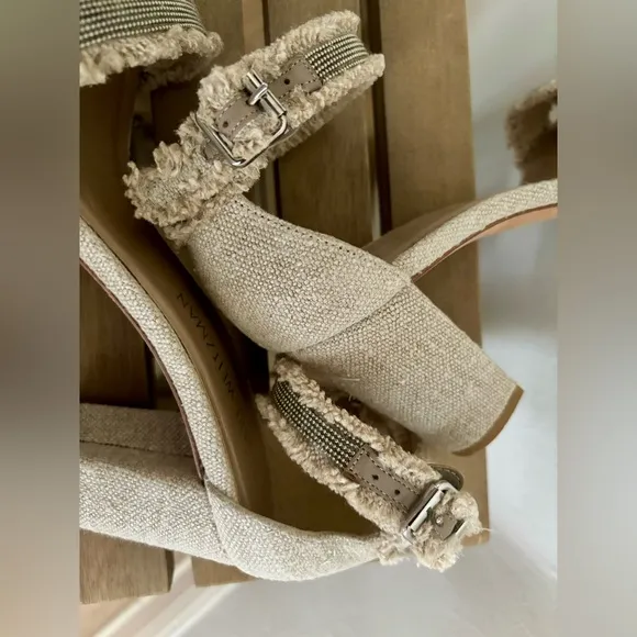 Stuart Weitzman Chaingang Frayed Sandals Women’s 8 Oat Tan Nude Buckle Fringe