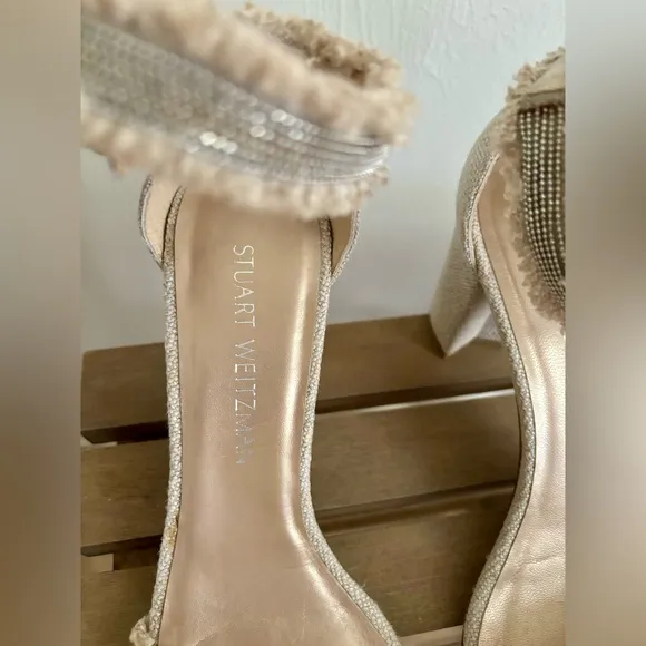 Stuart Weitzman Chaingang Frayed Sandals Women’s 8 Oat Tan Nude Buckle Fringe