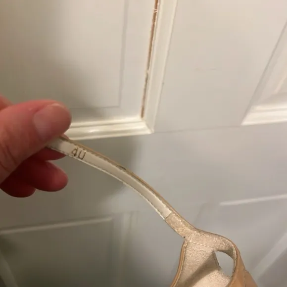 Stuart Weitzman Nudist Heel - brand new - size EU 40 US 9,5- nude patent leather