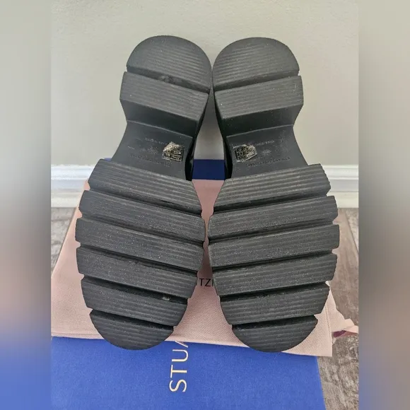 Stuart Weitzman Soho Loafers. Size 7.