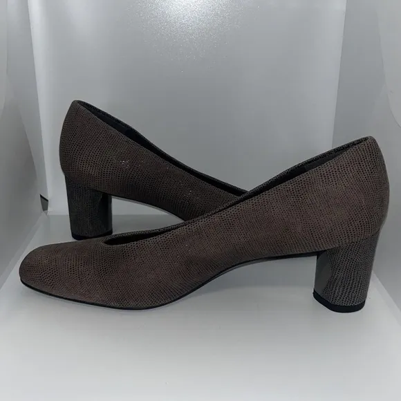 Stuart Weitzman Solar Goosebump Napa Leather Pump Heels Funghi Brown Women 10 N