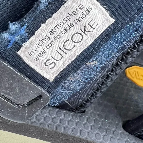 SUICOKE Navy Kisse-V Men’s Blue Strap Sandals | Viabram Sole | Revolve