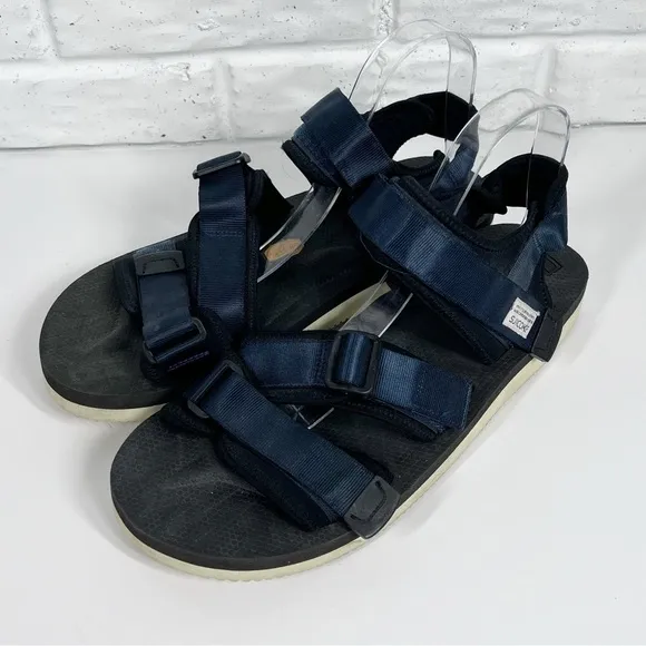 SUICOKE Navy Kisse-V Men’s Blue Strap Sandals | Viabram Sole | Revolve