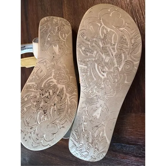 Super cute Fly London Sandal