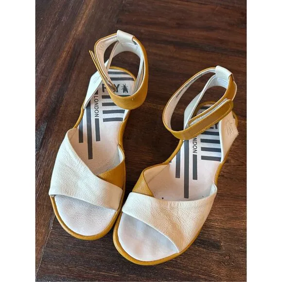 Super cute Fly London Sandal