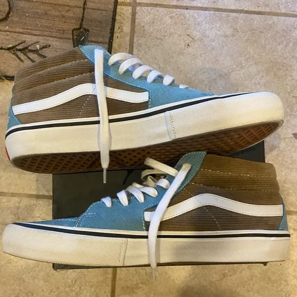 Supreme Croc Corduroy Sk8-Mid Pro Vans Light Brown