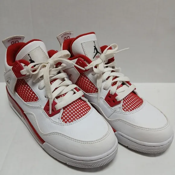 Sz 5Y Red And White Retro Air Jordan Tennis Shoes
