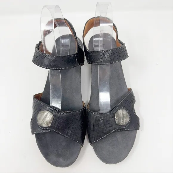 TAOS Trophy 2 Wedge Sandals