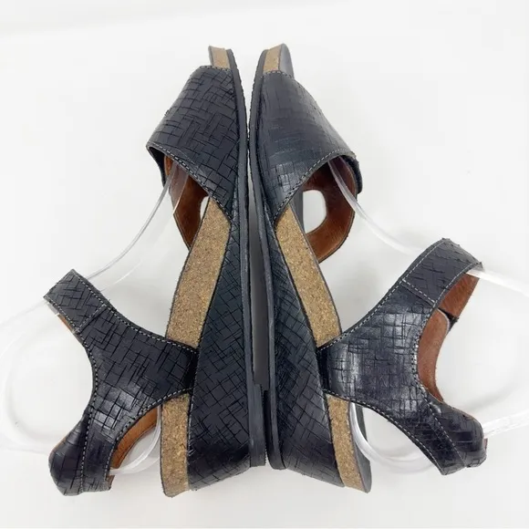 TAOS Trophy 2 Wedge Sandals