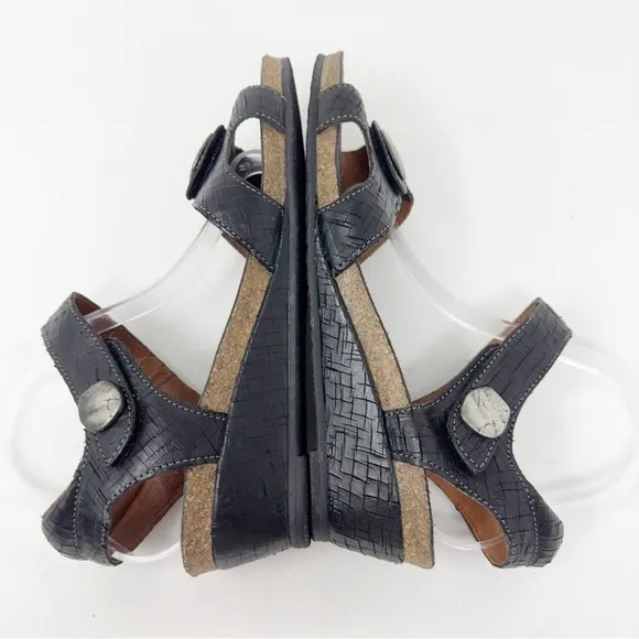 TAOS Trophy 2 Wedge Sandals