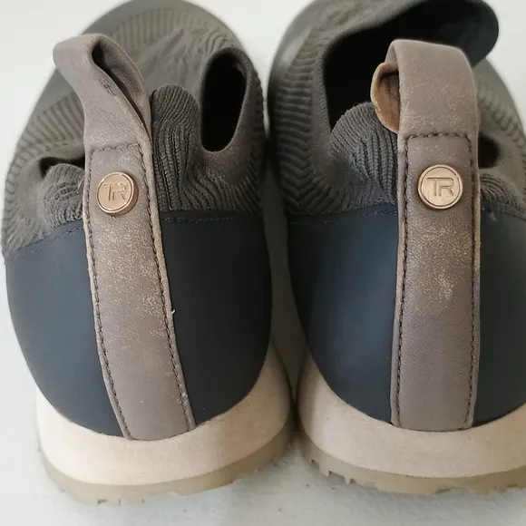 Taryn Rose Cara Knit Slip On Athletic Sneakers Gray Womens 6.5B