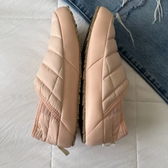 The North Face Pink Quilted Slip-On Thermal Pink Women Shoes Size 8