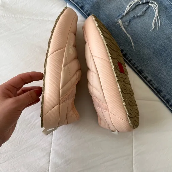 The North Face Pink Quilted Slip-On Thermal Pink Women Shoes Size 8