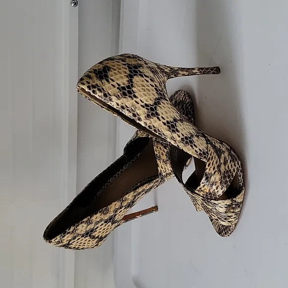 Tory Burch high heels women's shoes size 7M snake print