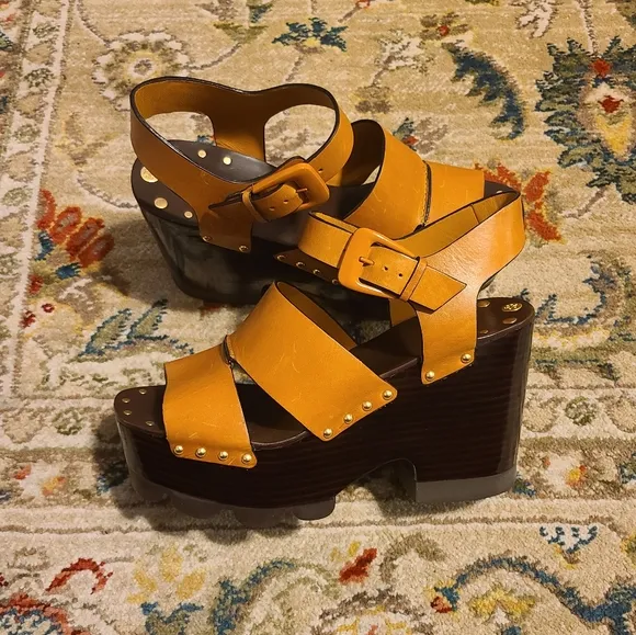 TORY BURCH Stud Platform Sandal In Caramel