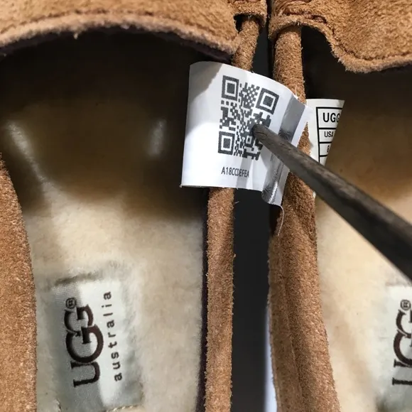 UGG Alder Men’s Driving Moccasins Slip-Ons -Chestnut Suede -US 8 -NEW