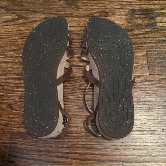 UGG Brown Sandals in Size 10