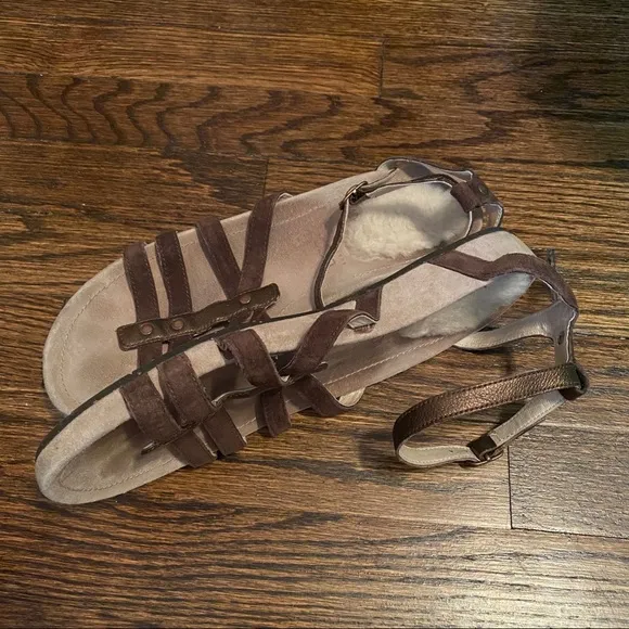 UGG Brown Sandals in Size 10