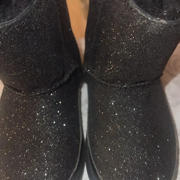 UGG Kids Keelan Glitter (Toddler/Little Kid) Black | Size 6 | NEW!!!🖤🩶