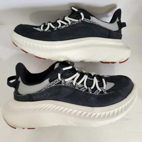 UGG Men's Gray/White Low-Top Sports Casual Shoes CA805 V2 Remix Sneakers, sz 8.5
