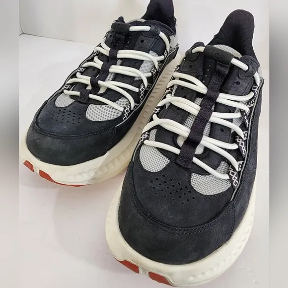 UGG Men's Gray/White Low-Top Sports Casual Shoes CA805 V2 Remix Sneakers, sz 8.5