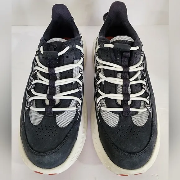 UGG Men's Gray/White Low-Top Sports Casual Shoes CA805 V2 Remix Sneakers, sz 8.5