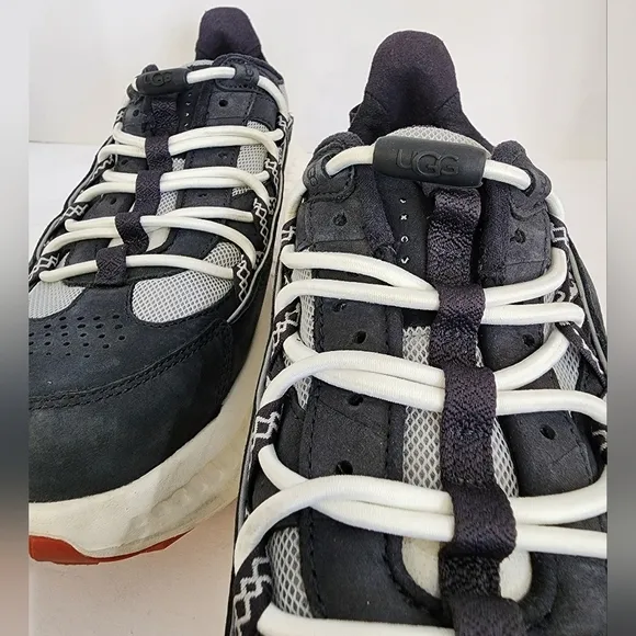 UGG Men's Gray/White Low-Top Sports Casual Shoes CA805 V2 Remix Sneakers, sz 8.5