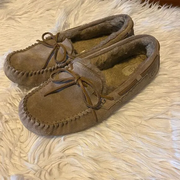 UGG Women's Dakota Moccasin Slippers Brown Size 10 Casual Warm Shoes