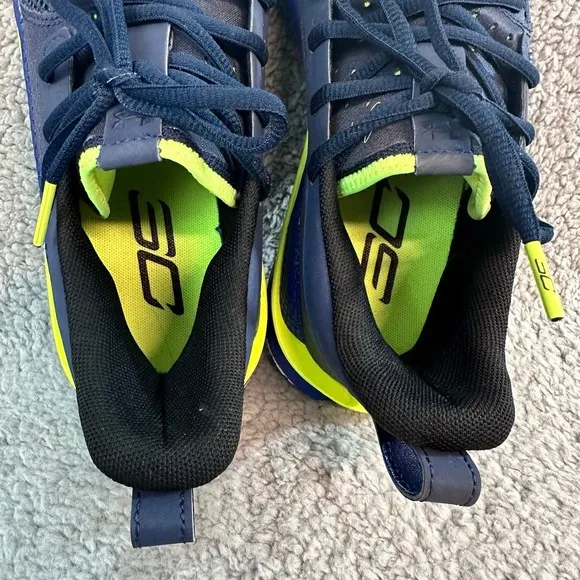 Under Armour Curry 7 Kids Youth size 6.5Y Blue Low top Basketball athletic shoes