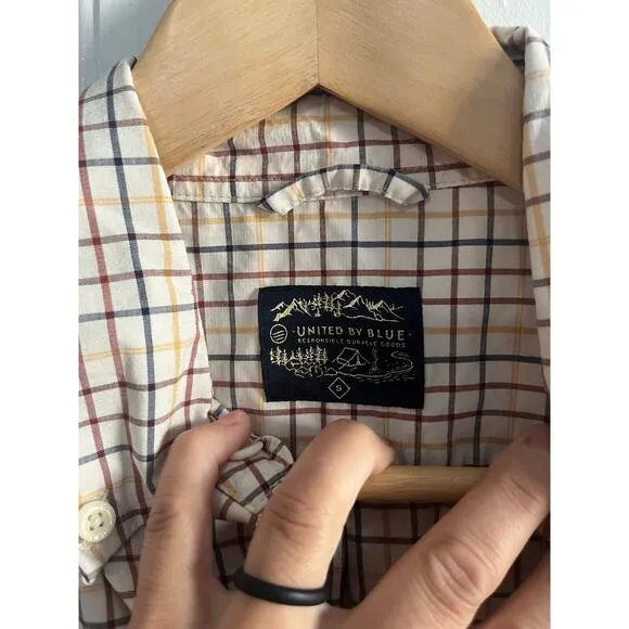United by blue short sleeve button up size small