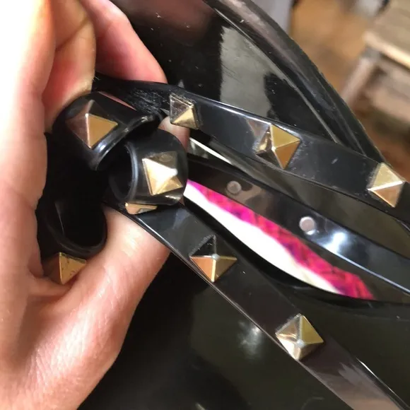 Valentino Garavani Rockstud Sandals- both toe straps broken.