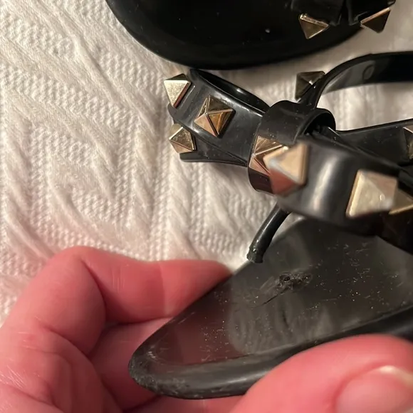 Valentino Garavani Rockstud Sandals- both toe straps broken.