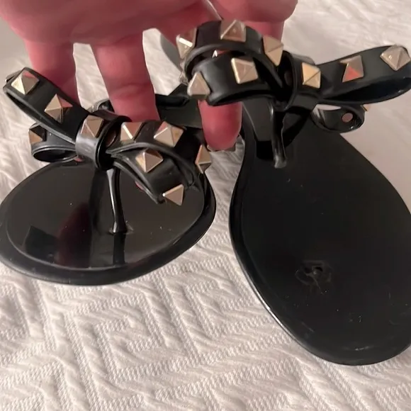 Valentino Garavani Rockstud Sandals- both toe straps broken.