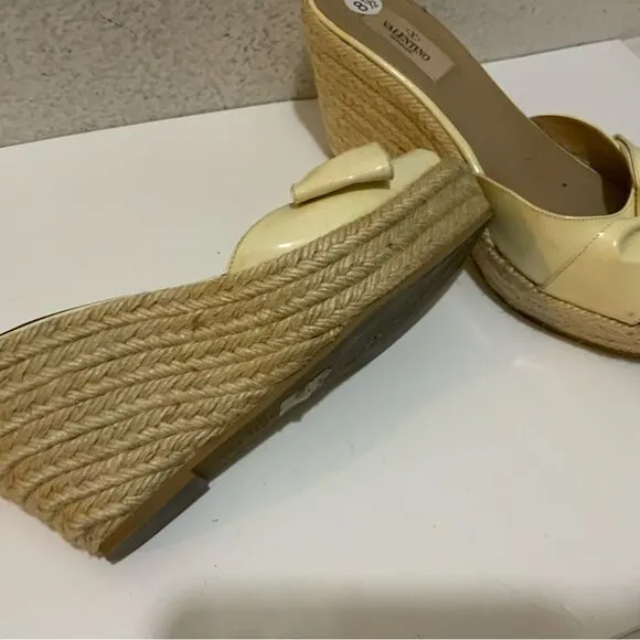Valentino Garavani Patent Leather Slides Wedges Shoes Size 8.5/39