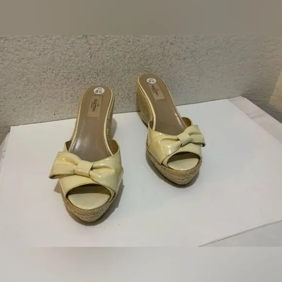 Valentino Garavani Patent Leather Slides Wedges Shoes Size 8.5/39