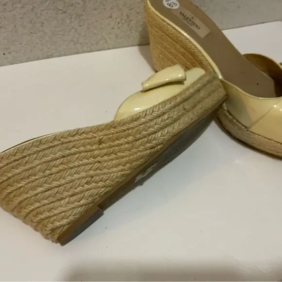Valentino Garavani Patent Leather Slides Wedges Shoes Size 8.5/39