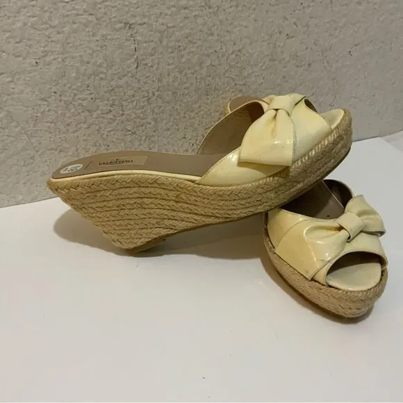 Valentino Garavani Patent Leather Slides Wedges Shoes Size 8.5/39