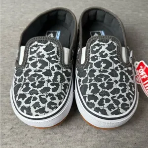 Vans Canvas Animal Print Slip On Shoes Sneakers Youth Kids Size 13 Gray NWT
