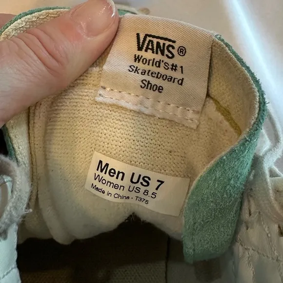 Vans Mens/Women’s Off The Wall High-Top Colorful Sneakers Men 7 Women 8.5