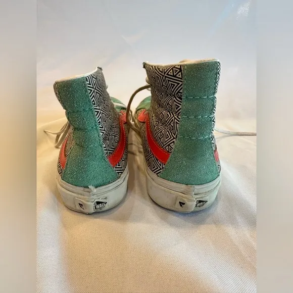 Vans Mens/Women’s Off The Wall High-Top Colorful Sneakers Men 7 Women 8.5