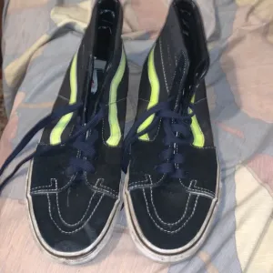 Vans Sk8 Hi Black/ Yellow Shoes. Size 8.5. Pittsburgh Colors vintage